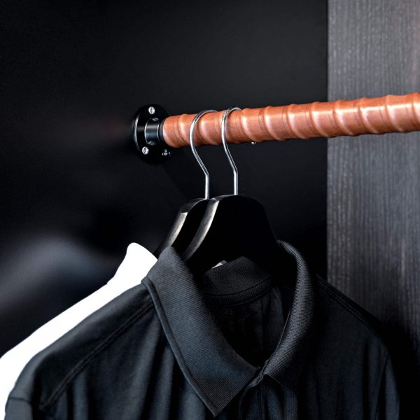 Wardrobe rod - leather